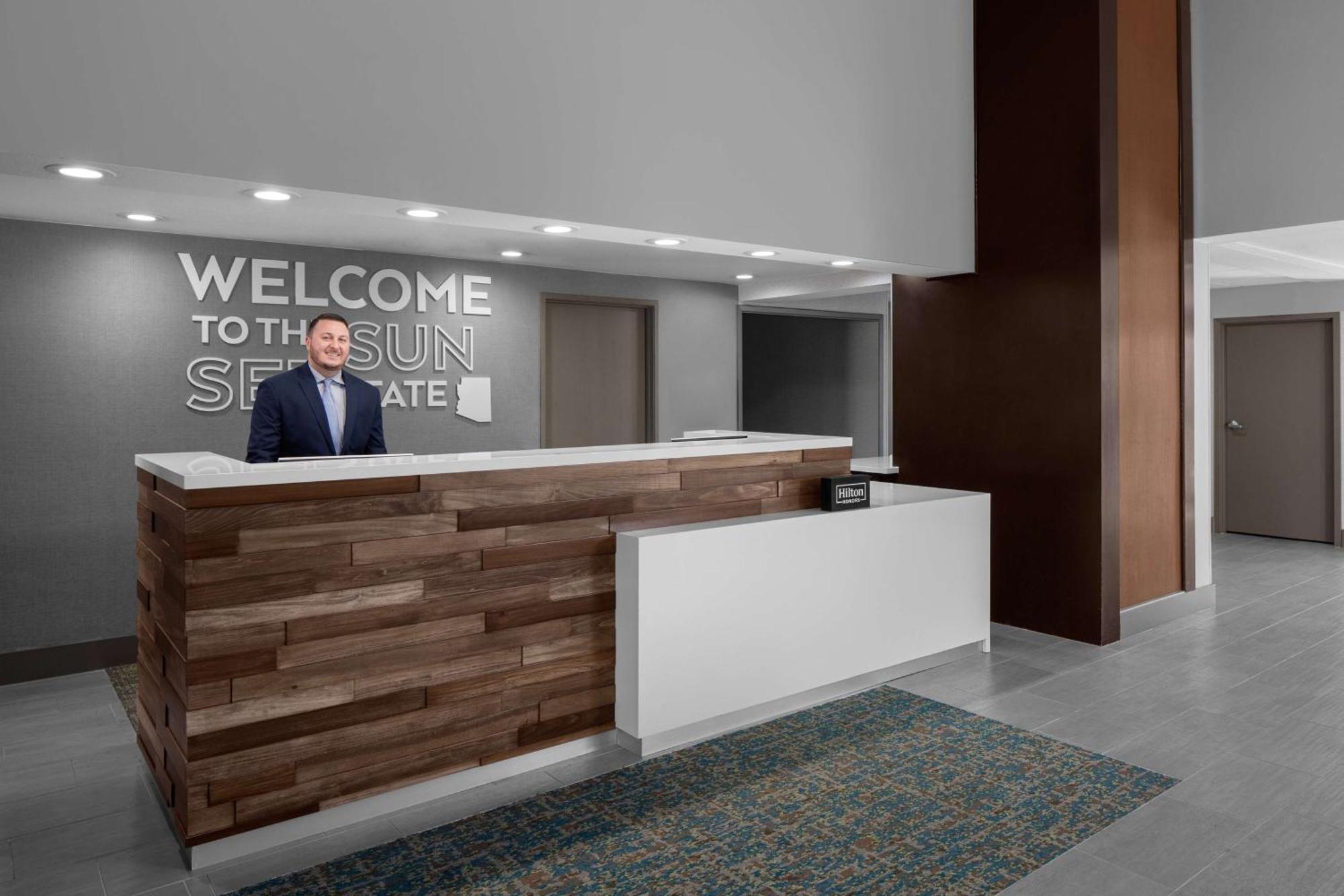 Hampton Inn Phoenix - Biltmore Eksteriør billede
